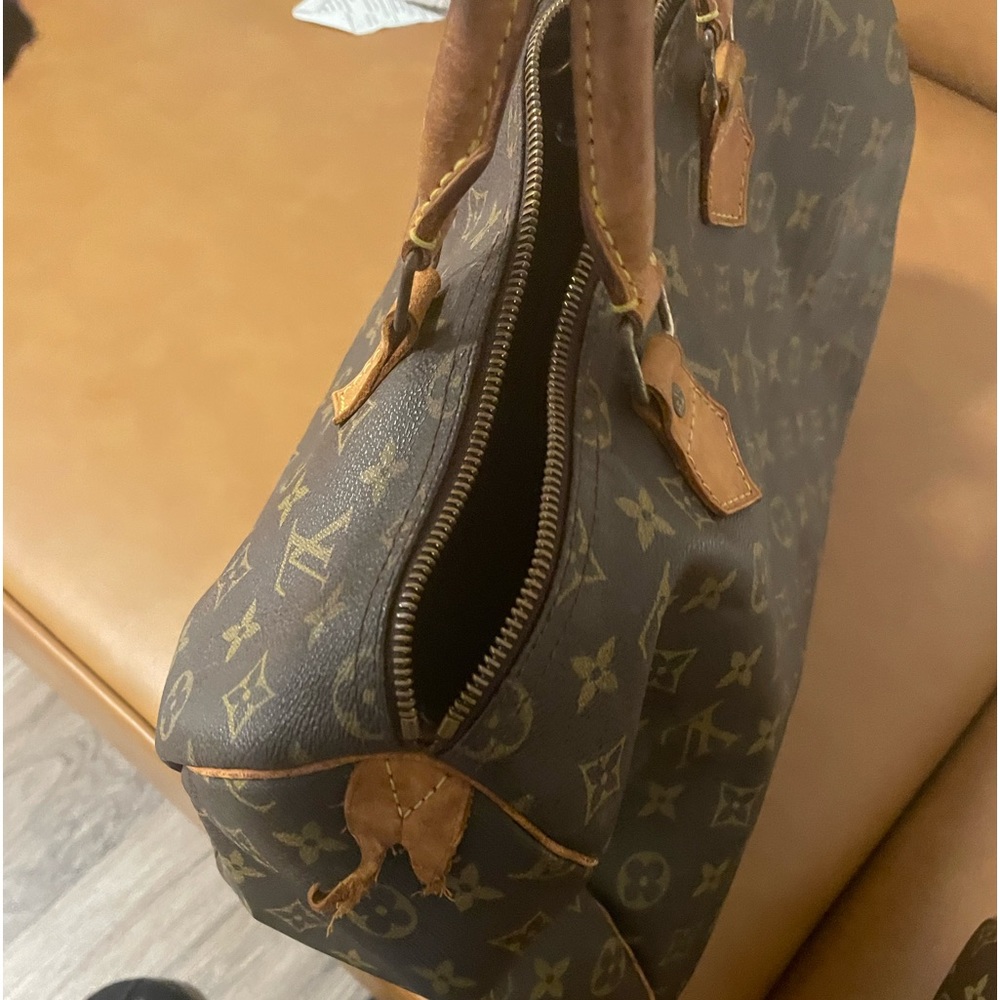 Authentic Louis Vuitton bag - Picture 3 of 9